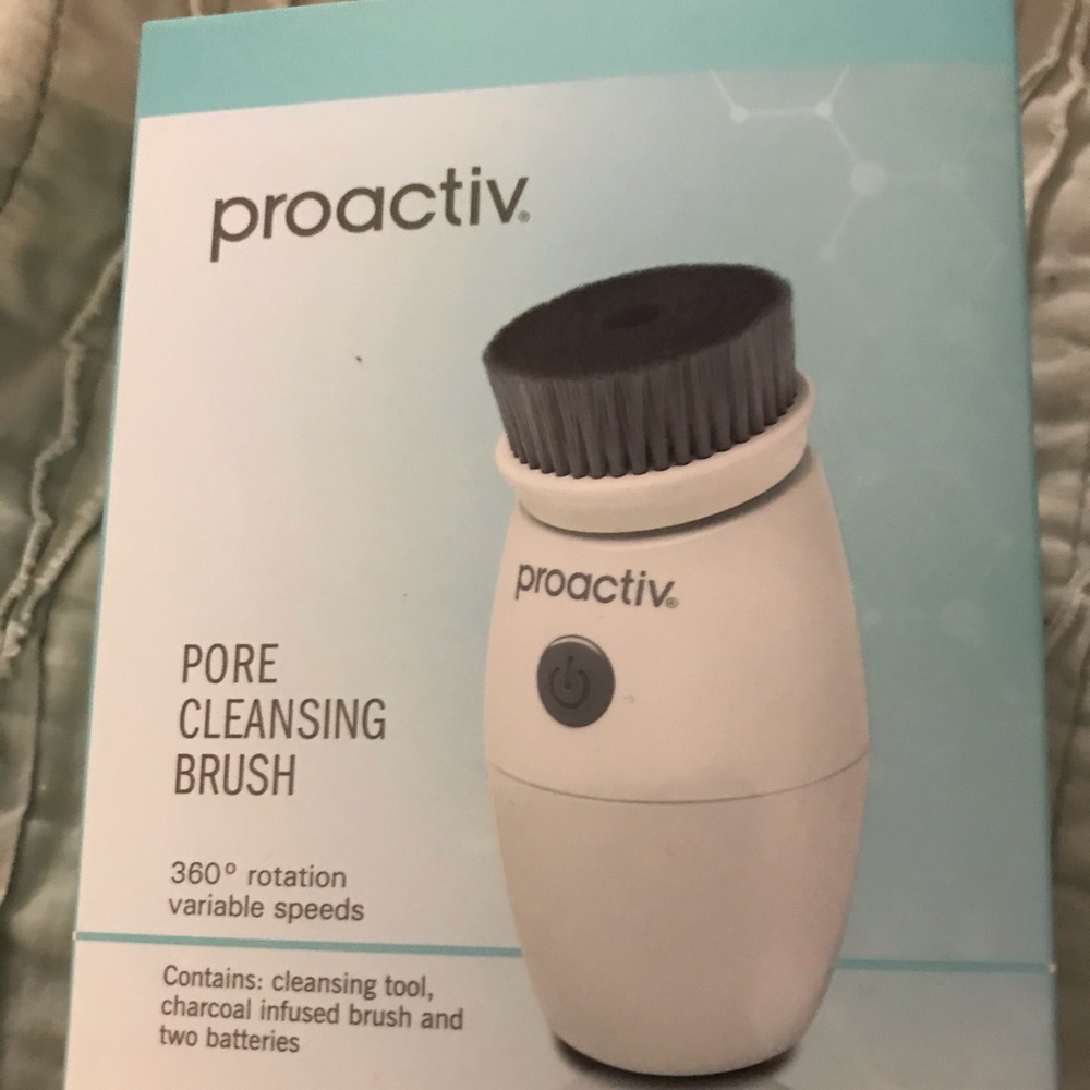 Proactiv Charcoal Pore cleansing brush, NEW